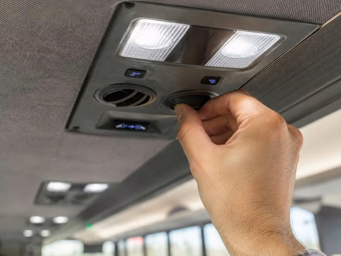wauwatosa 18 passenger minibus climate control