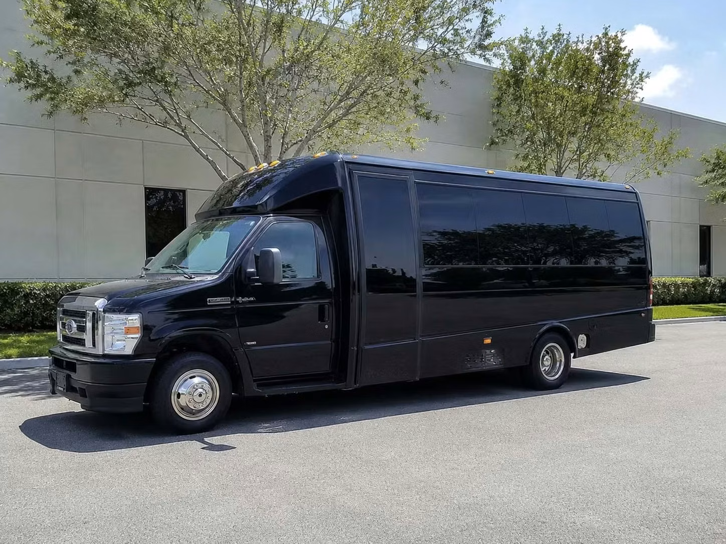 wauwatosa 18 passenger minibus rental