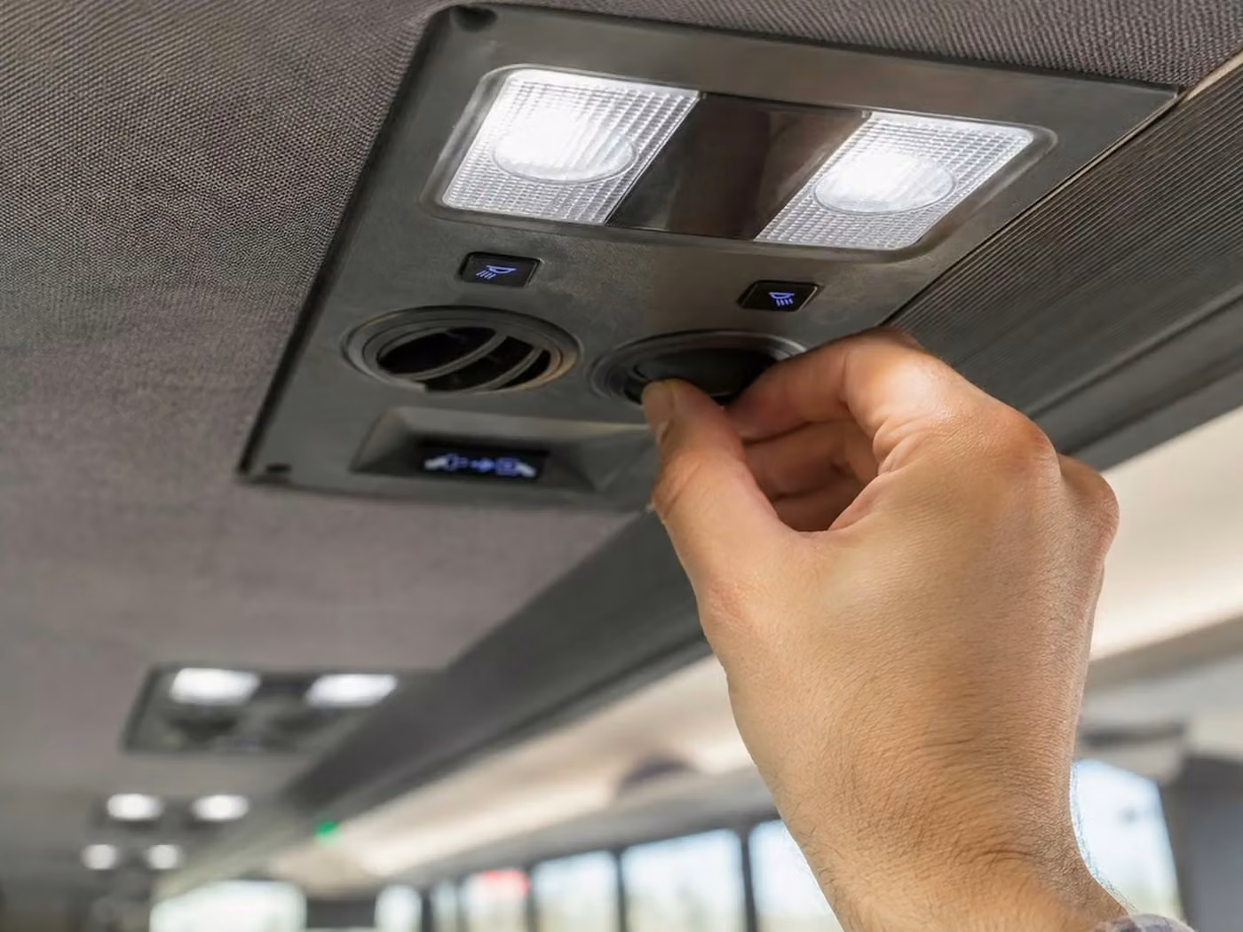 wauwatosa 35 passenger minibus air conditioning