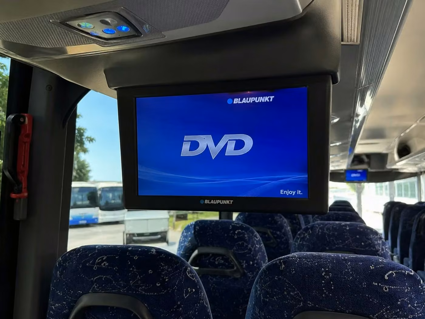 wauwatosa charter bus tv monitors